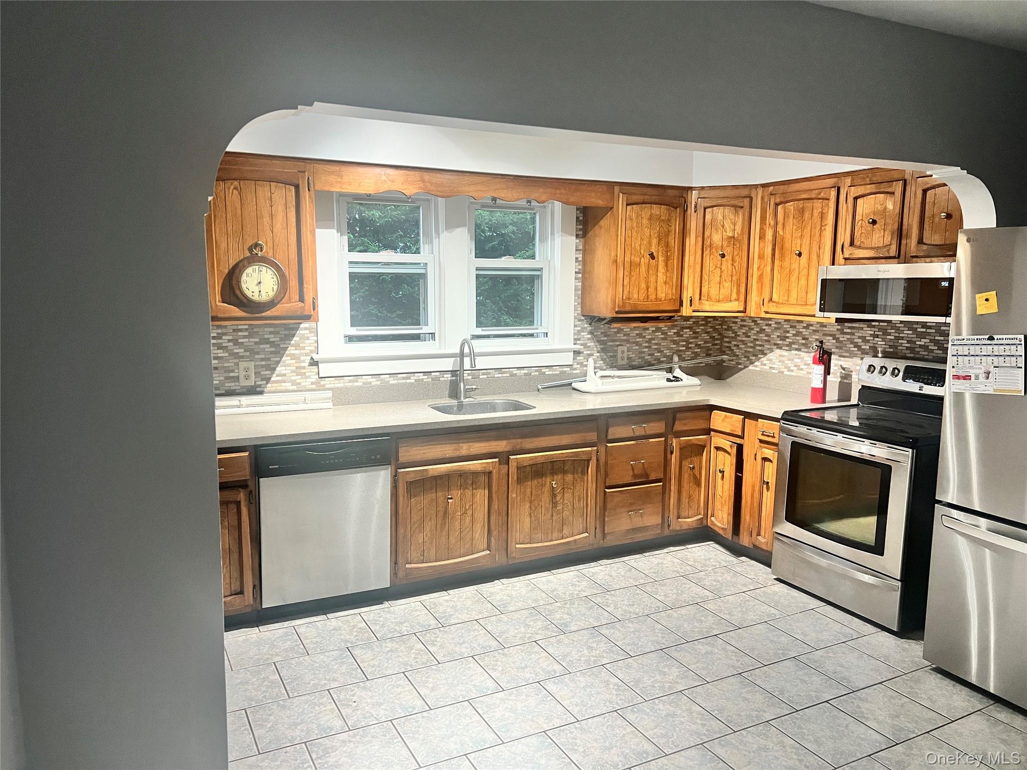 7 W West Elm – For Rent photo 3