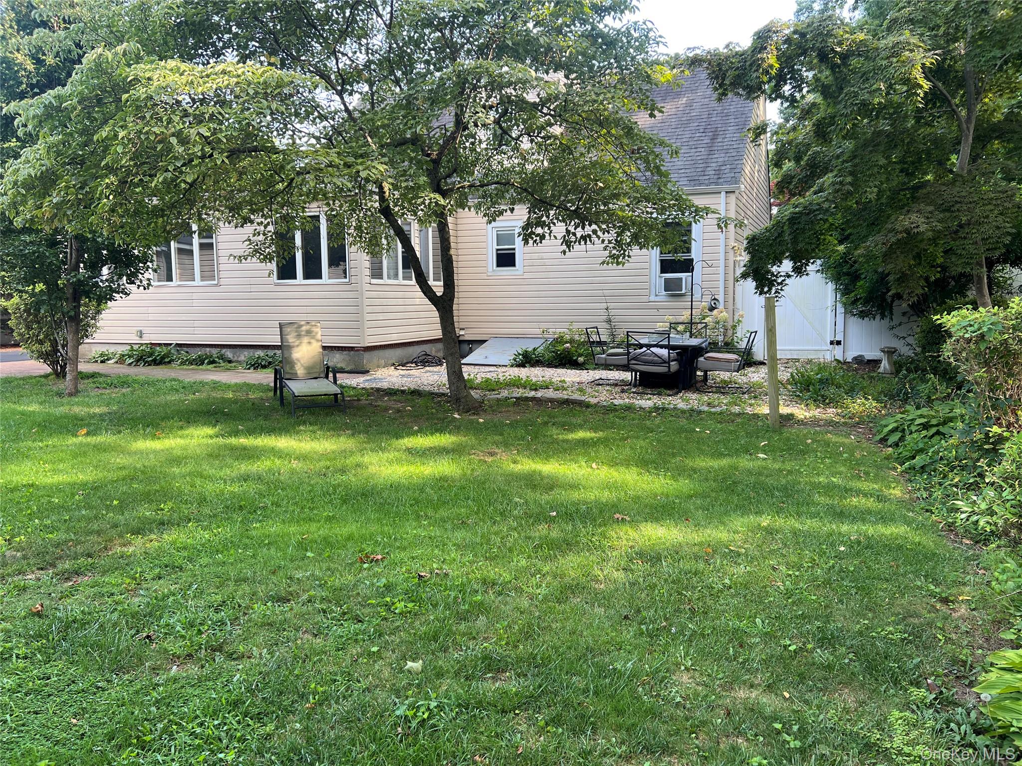 7 W West Elm – For Rent photo 15