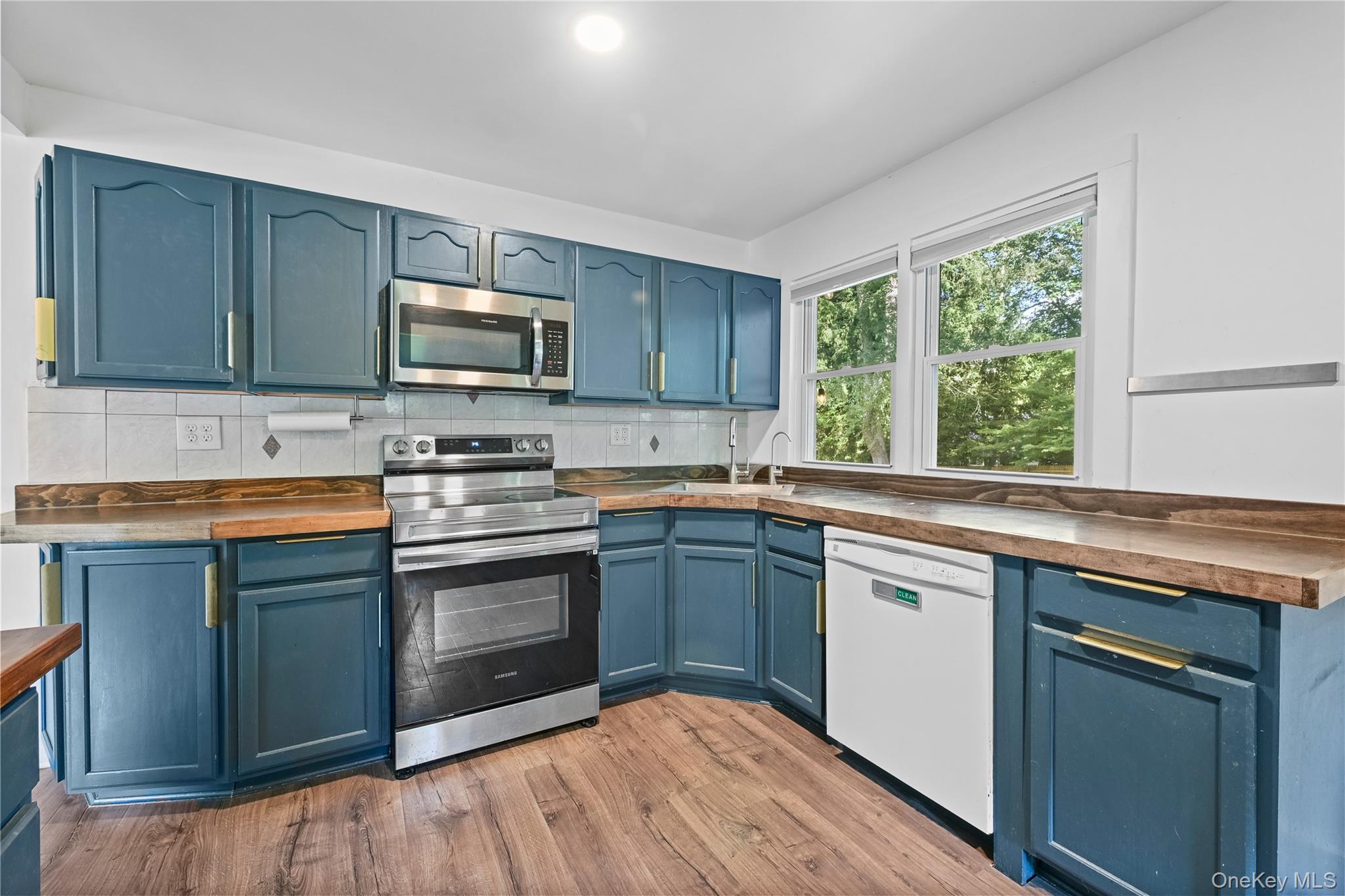 4 Windsor Road – For Sale photo 12