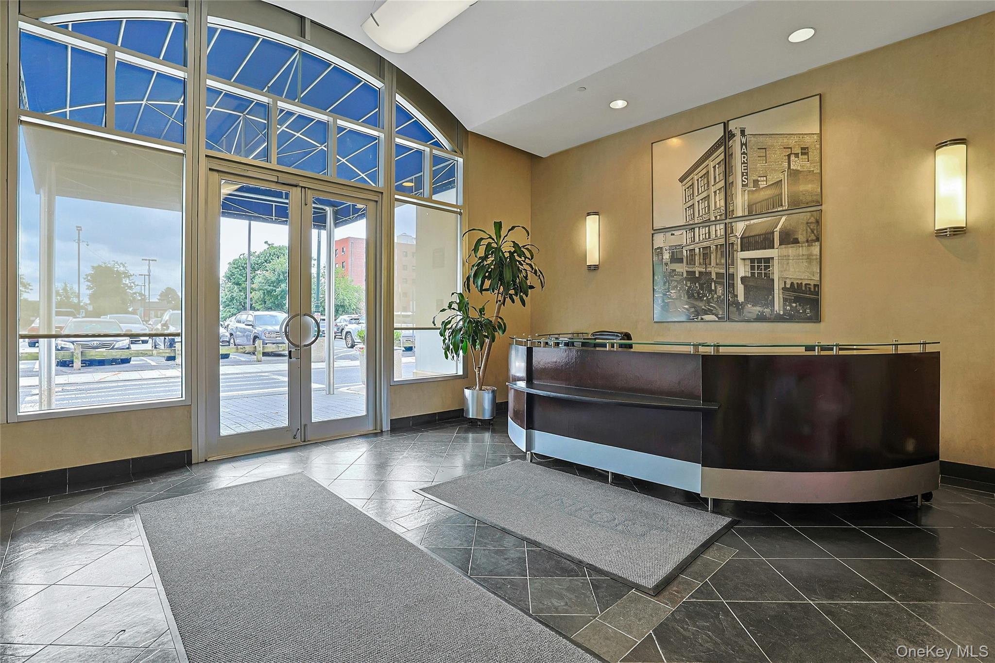 25 Leroy Place, Unit PH1 photo 3