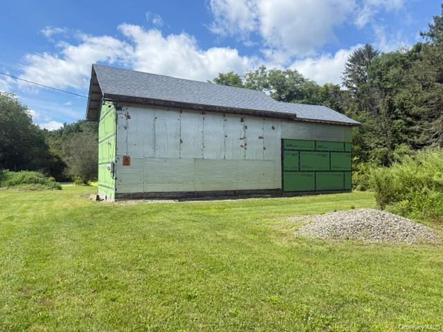 595 N Quaker Lane – For Sale