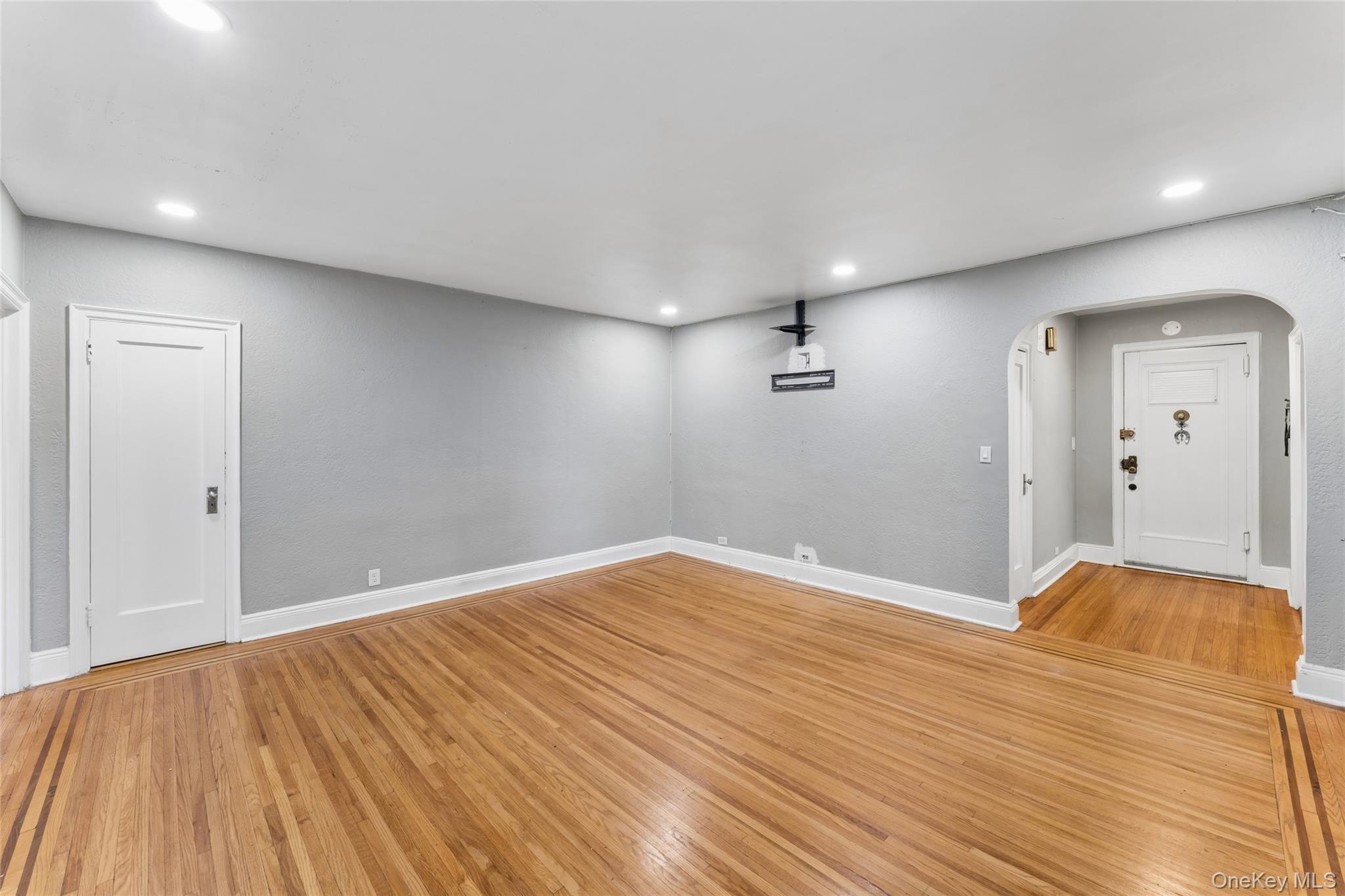 475 Bronx River Road, Unit 3F photo 7