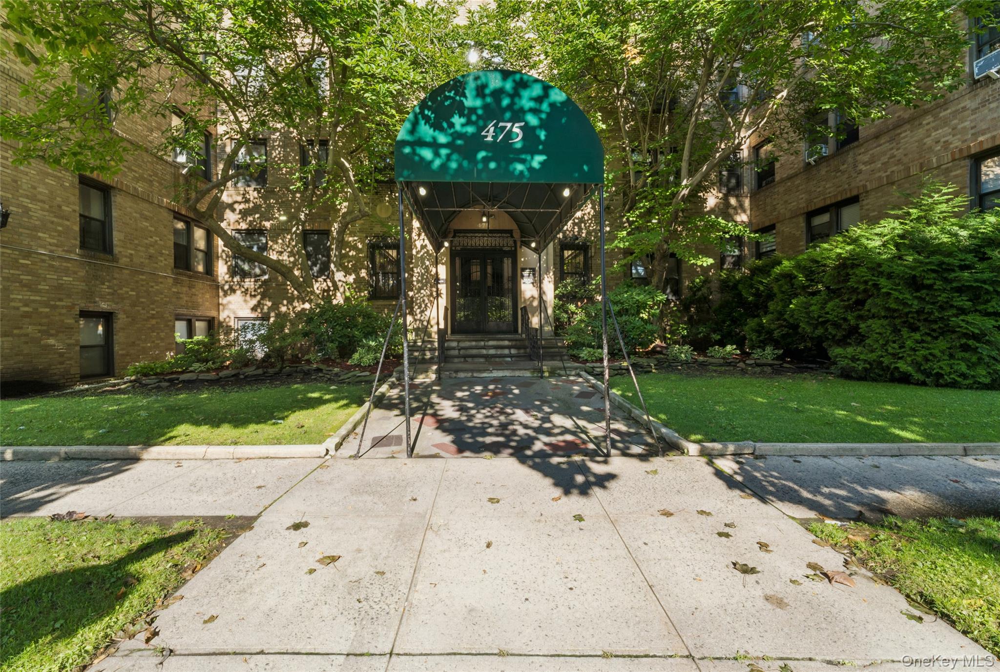 475 Bronx River Road, Unit 3F