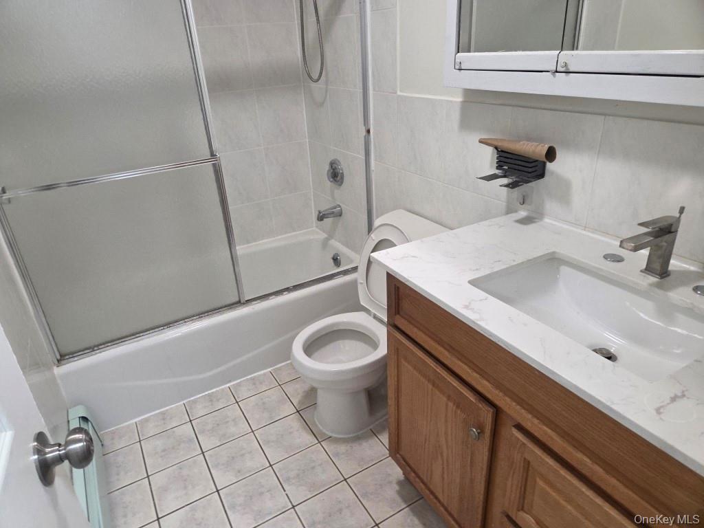 31-03 Linden Place, Unit 2 photo 2