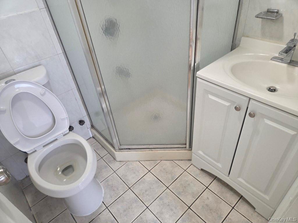 31-03 Linden Place, Unit 2 photo 4