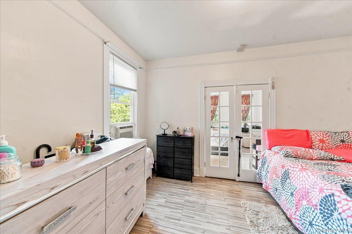 356 Riverdale Avenue, Unit 1 photo 8