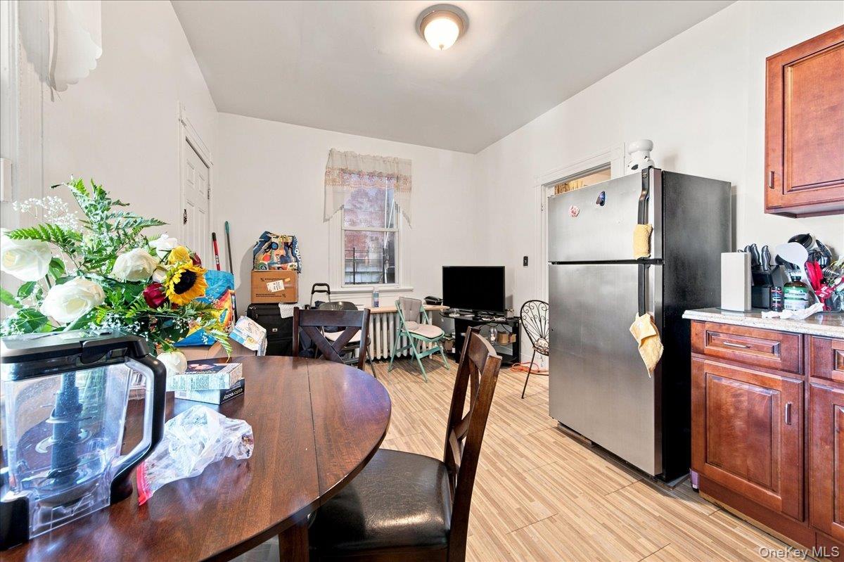 356 Riverdale Avenue, Unit 1 photo 4