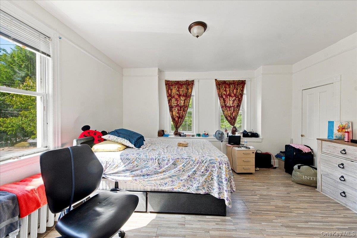 356 Riverdale Avenue, Unit 1 photo 5