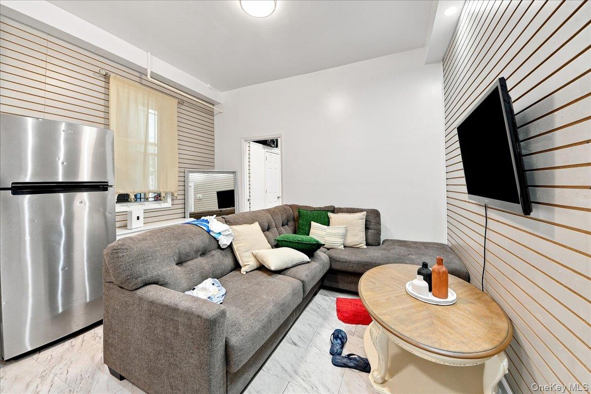 356 Riverdale Avenue, Unit 1 photo 21