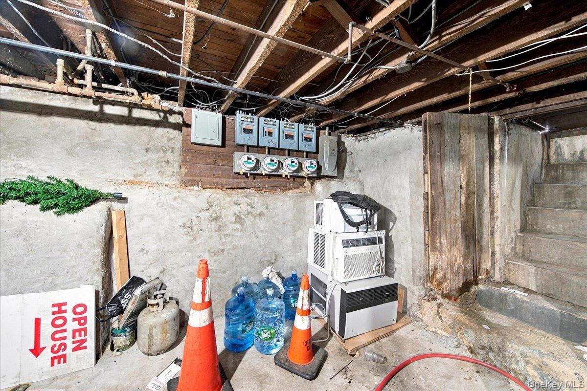356 Riverdale Avenue, Unit 1 photo 28