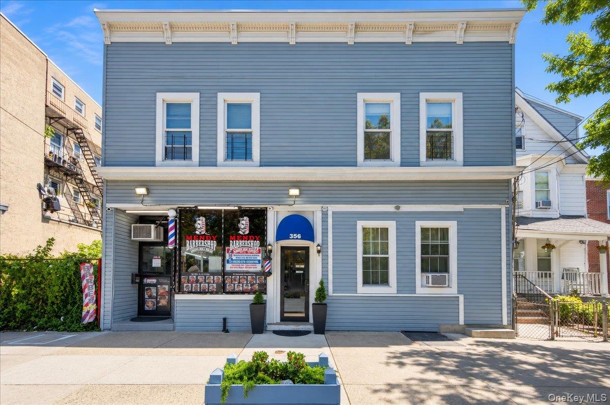 356 Riverdale Avenue, Unit 1 photo 2