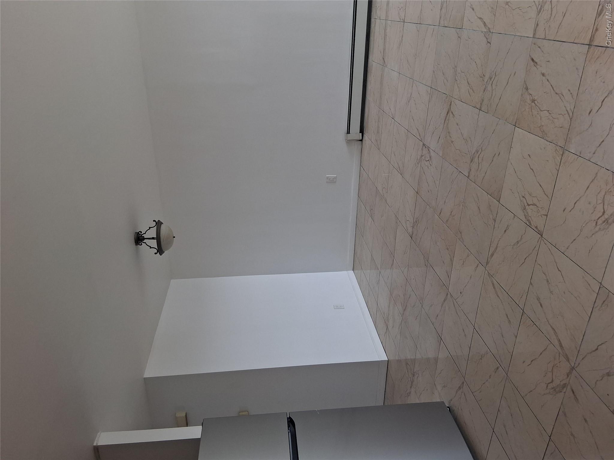 15115 82nd Street, Unit 3 floor