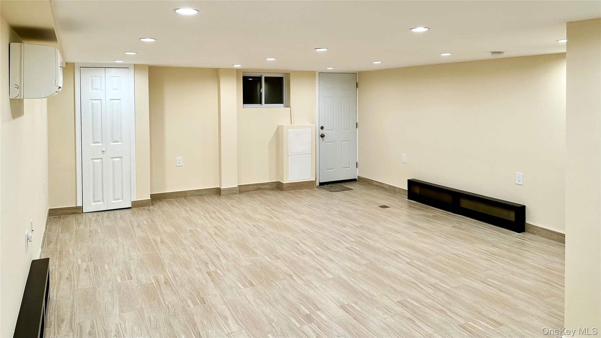 9911 Ascan Avenue – For Rent photo 11