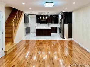 9911 Ascan Avenue – For Rent