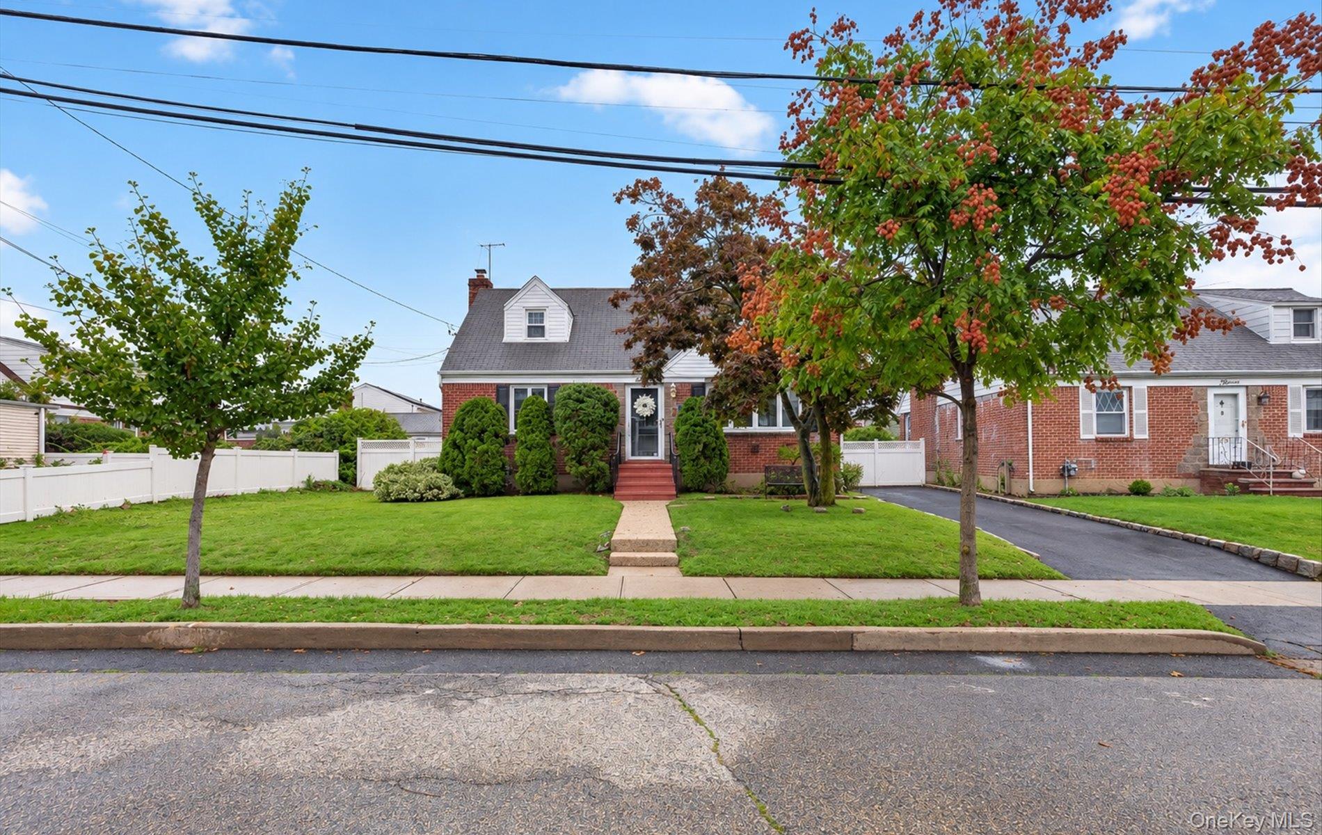 11 White Street – For Sale