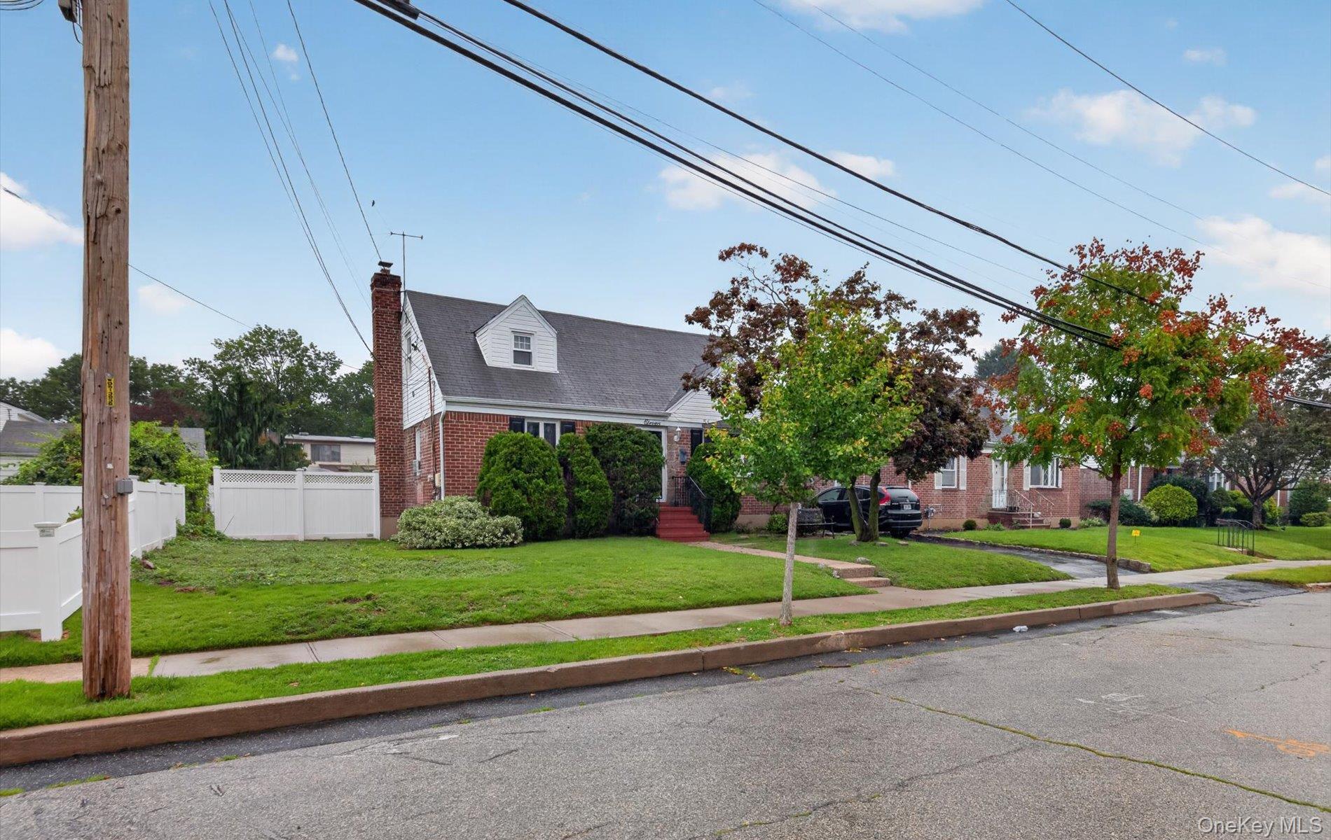 11 White Street – For Sale photo 3