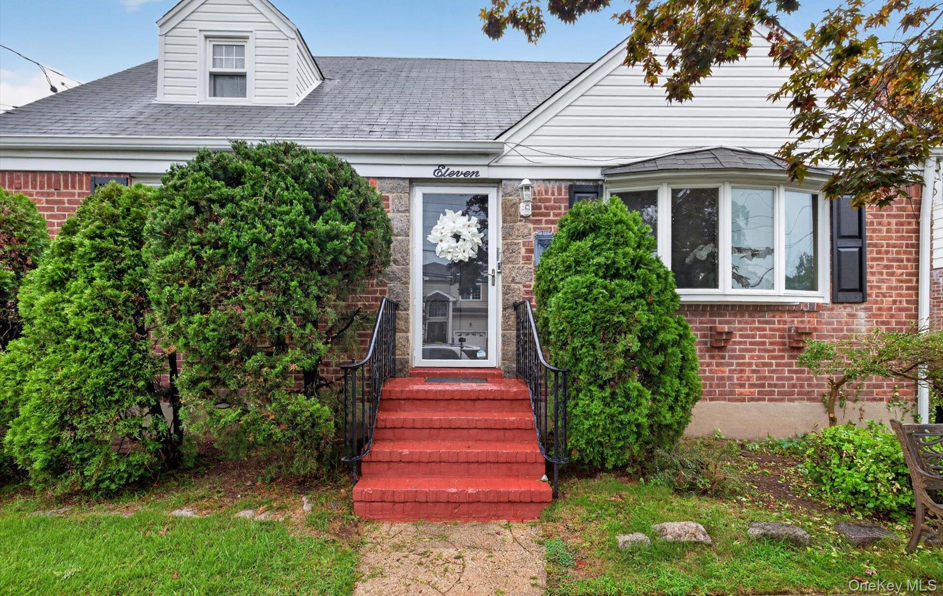 11 White Street – For Sale photo 4