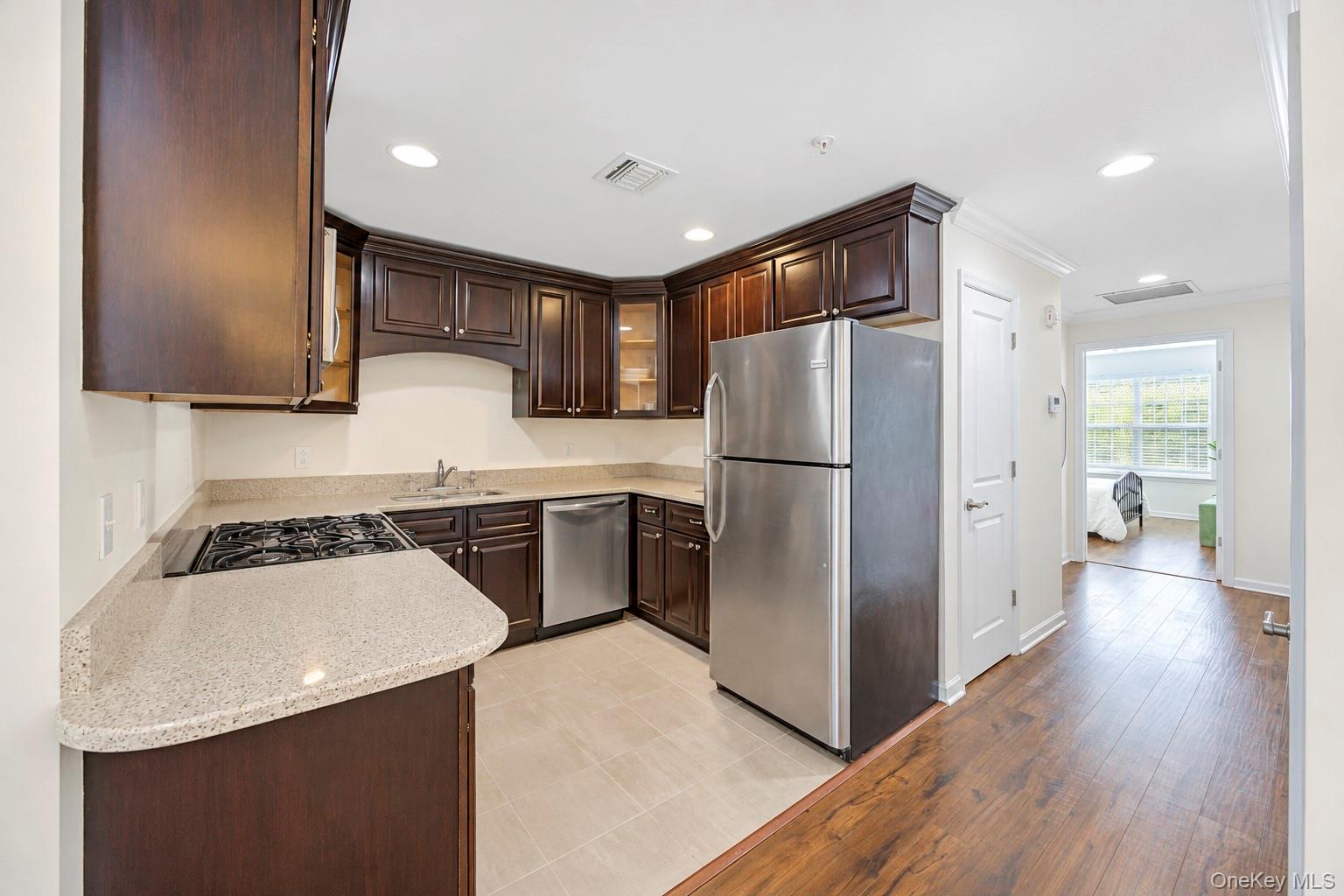 106 Weatherby Lane – For Sale photo 4