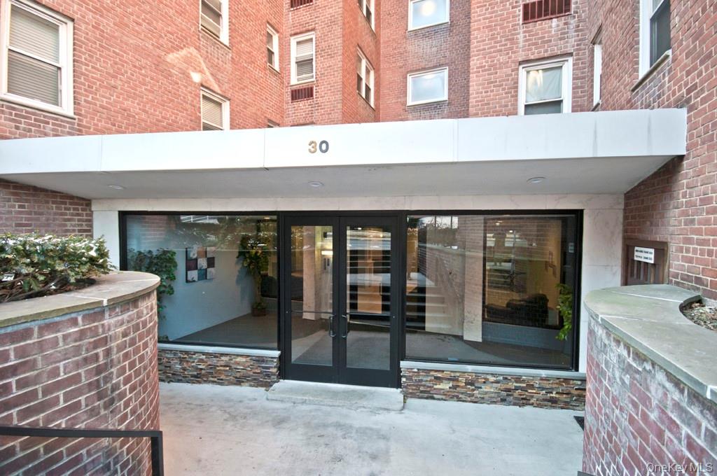 30 E Hartsdale Avenue, Unit 3E photo 2