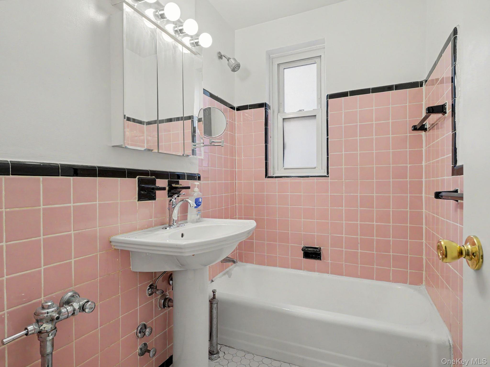 30 E Hartsdale Avenue, Unit 3E photo 14