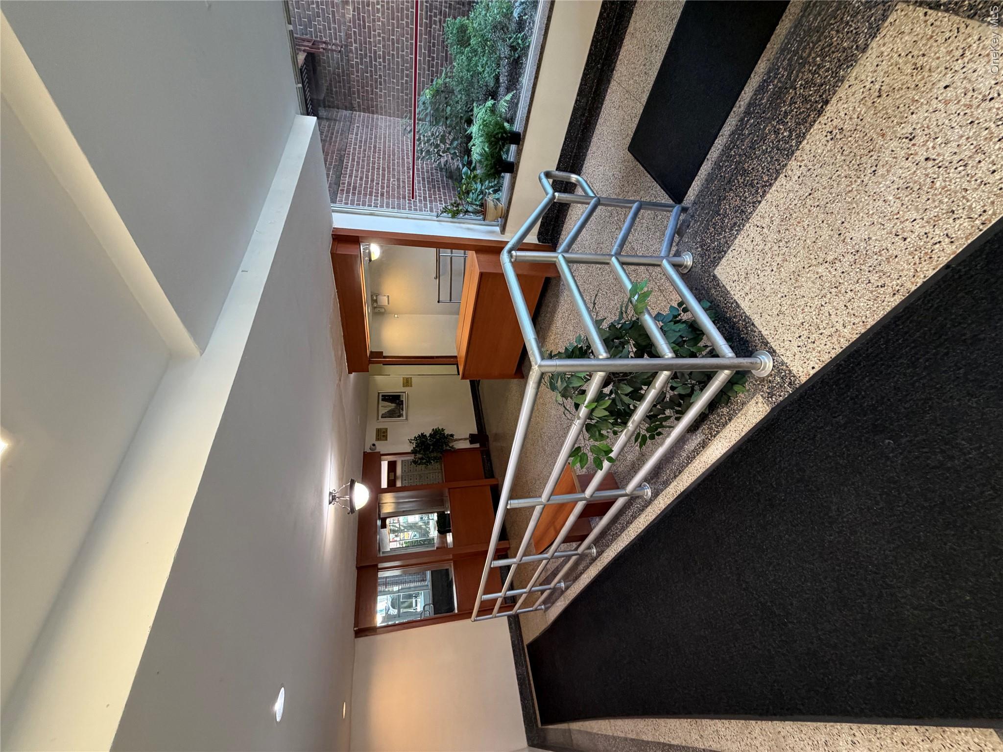 33-04 Junction Blvd, Unit 6L photo 2