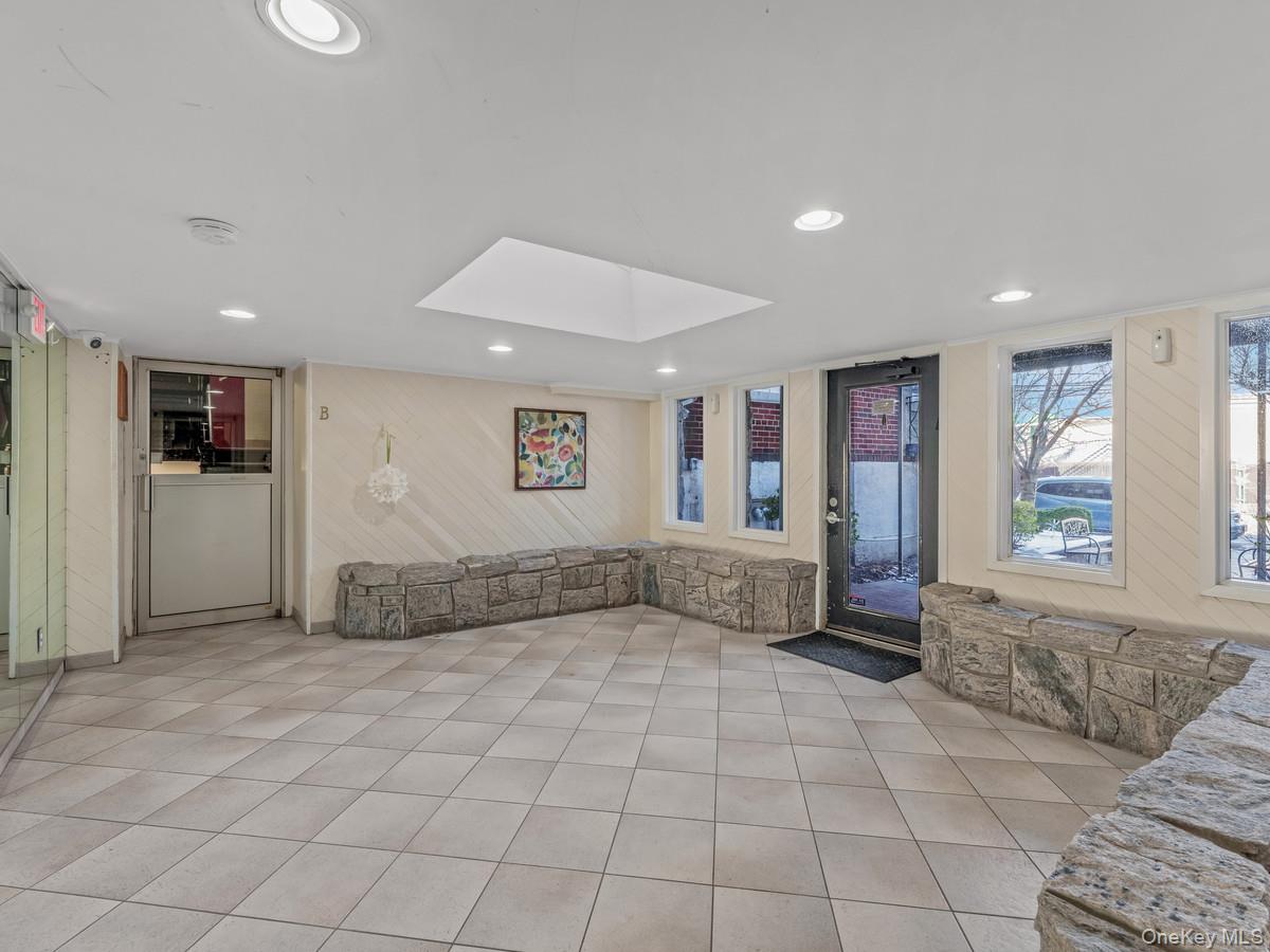 30 Shipherd Avenue, Unit 9B photo 3