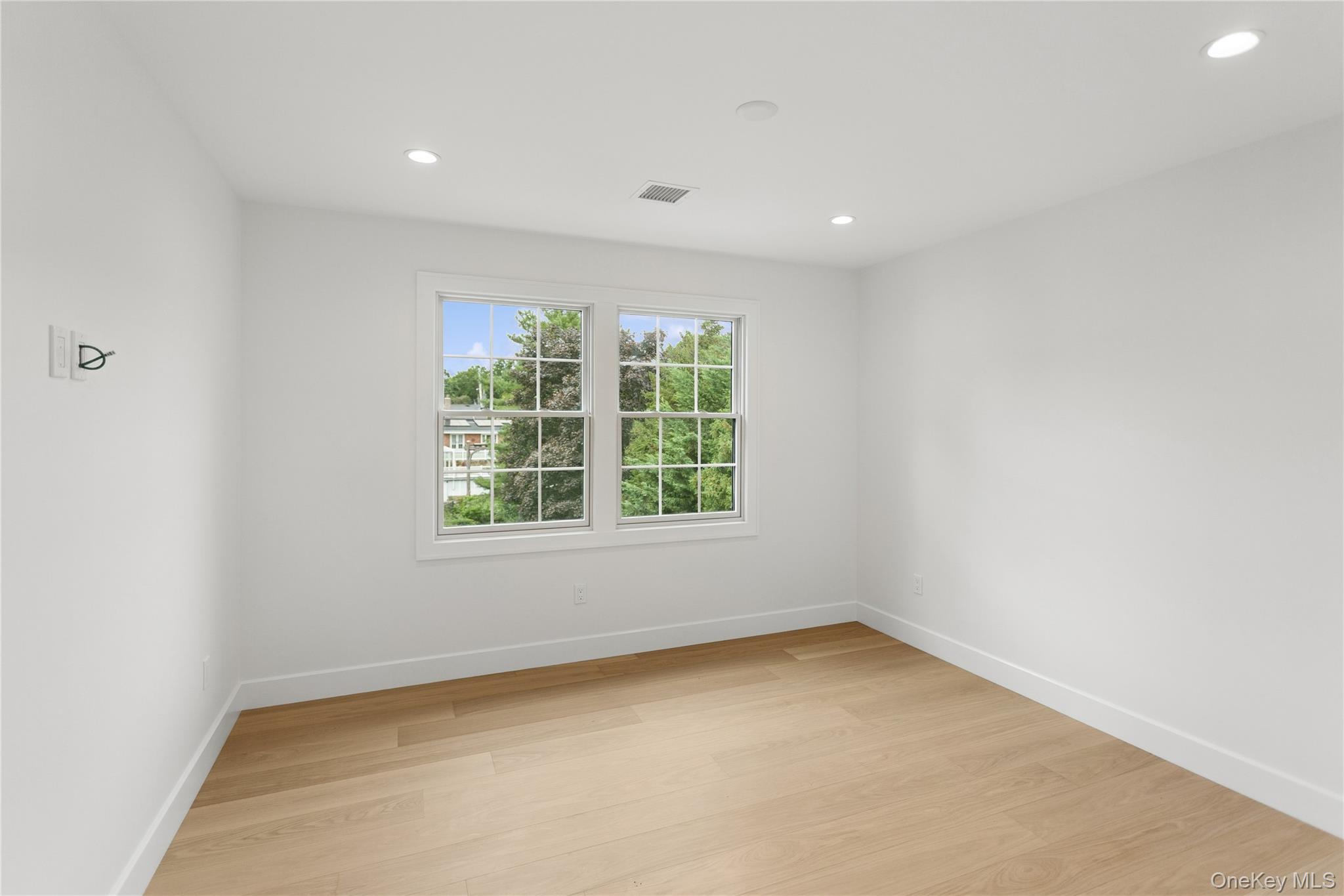 1438 Dewey Avenue – For Sale photo 32
