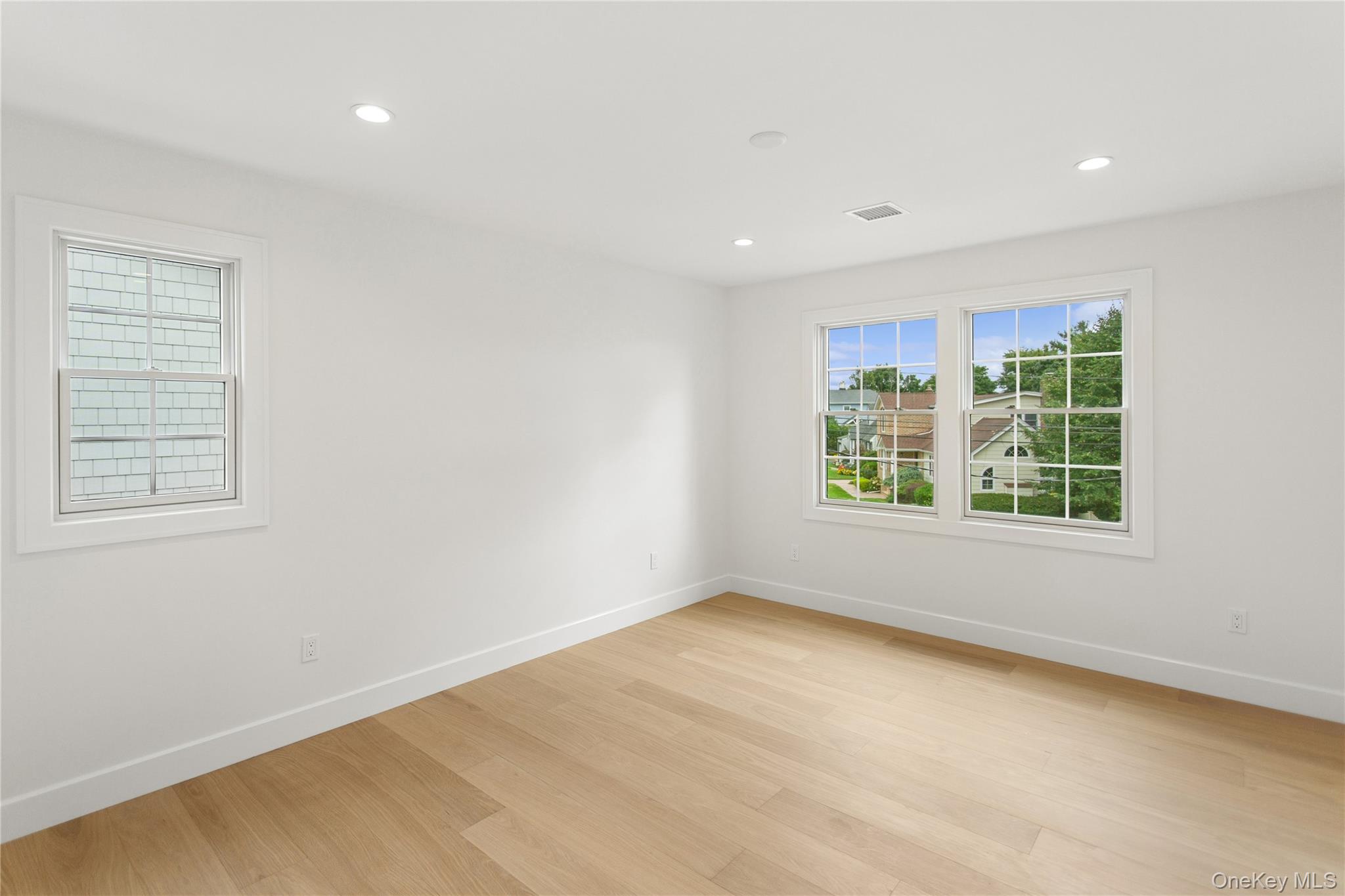 1438 Dewey Avenue – For Sale photo 31