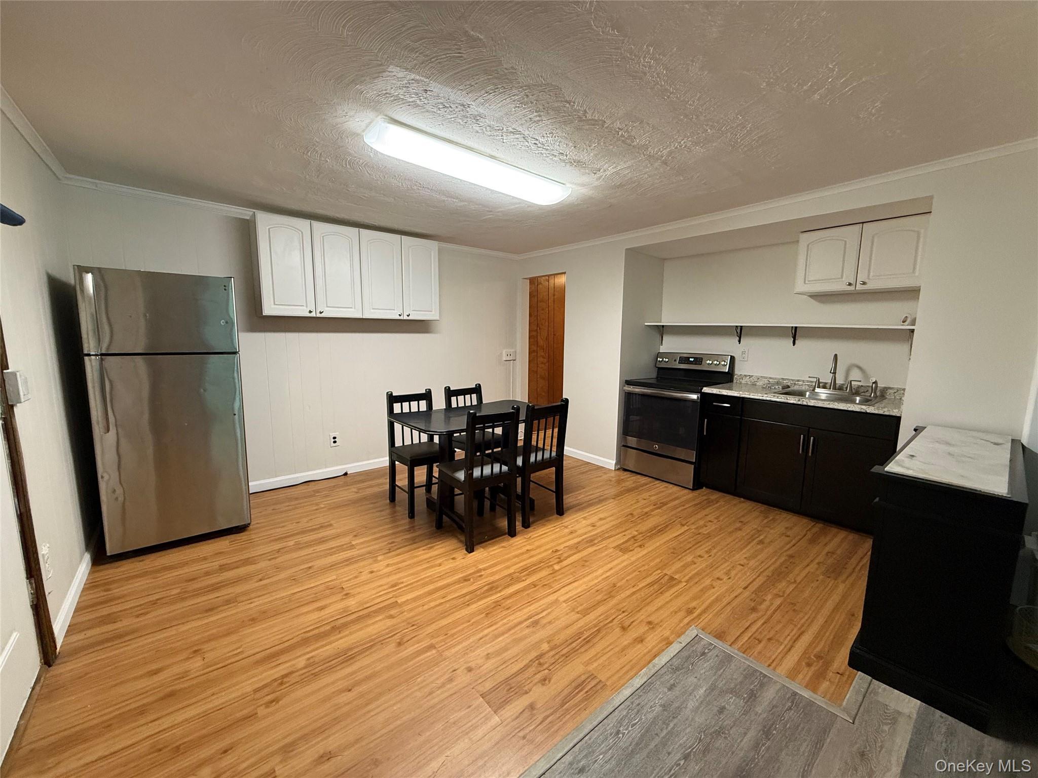 16 Ernest Lane, Unit Apt A photo 7