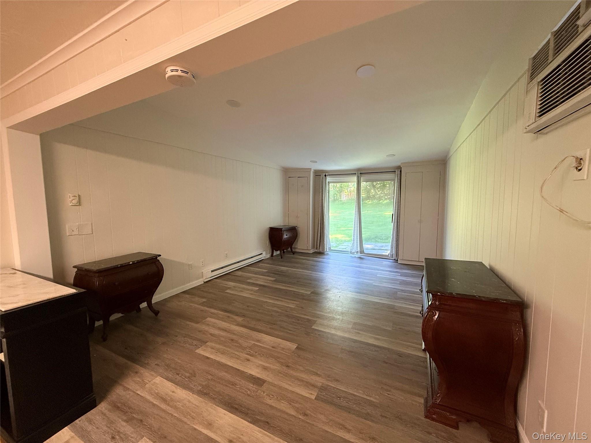 16 Ernest Lane, Unit Apt A photo 4