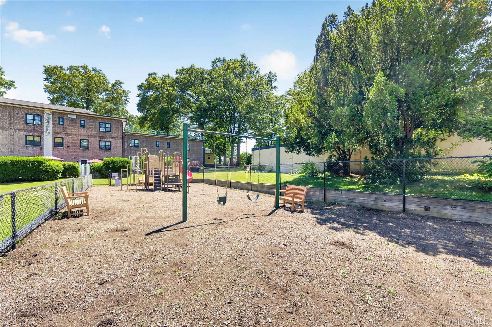 6 Manchester Road, Unit 2L photo 36