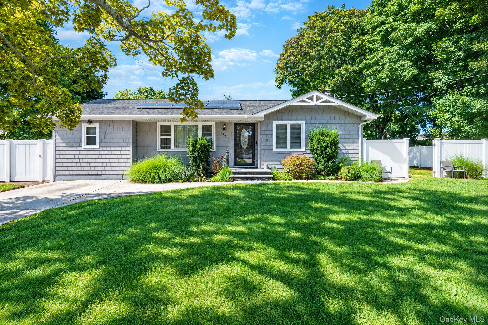 1528 Baldwin Boulevard – For Sale