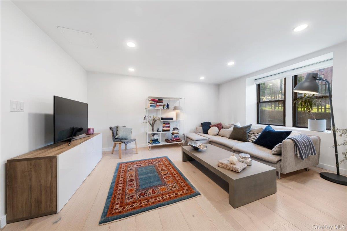30 Windsor Terrace, Unit AA1 photo 2