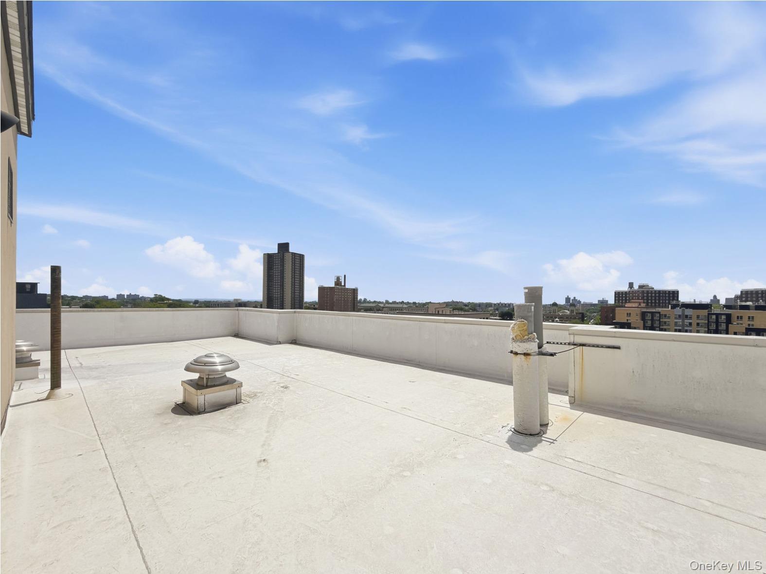 715 E 214th Street – For Sale photo 9