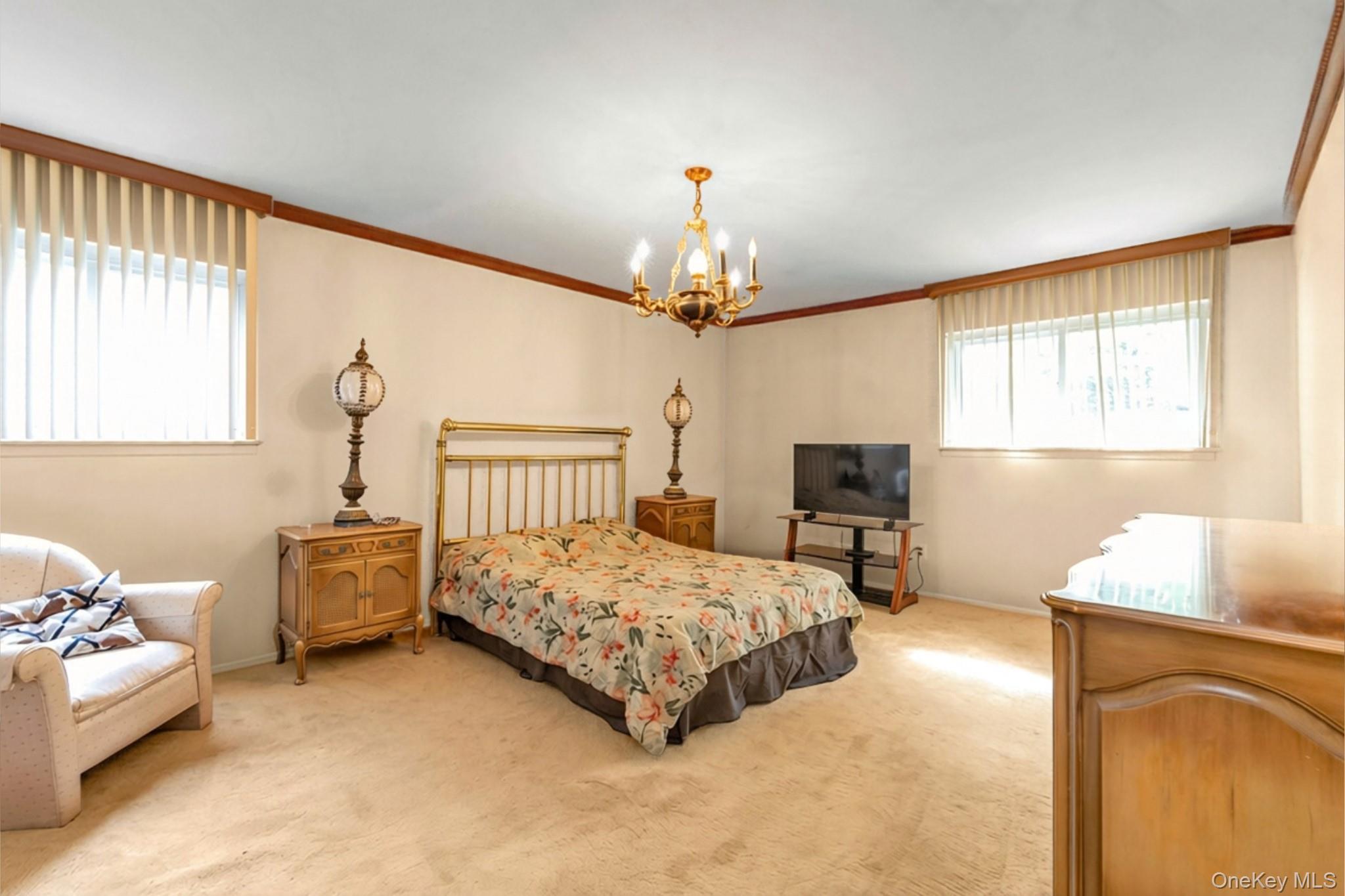 22 Valley Lane W – For Sale photo 11