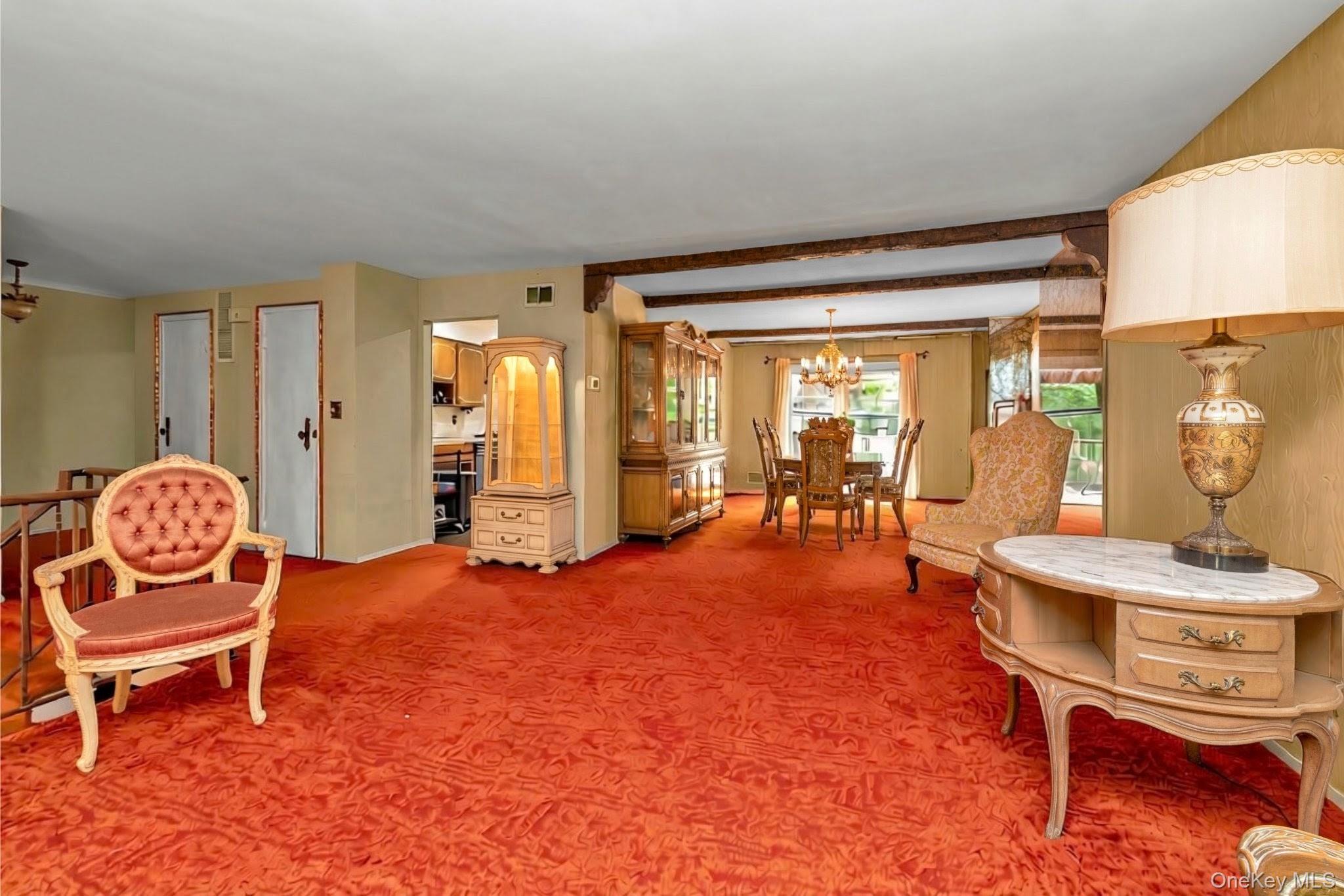 22 Valley Lane W – For Sale photo 5