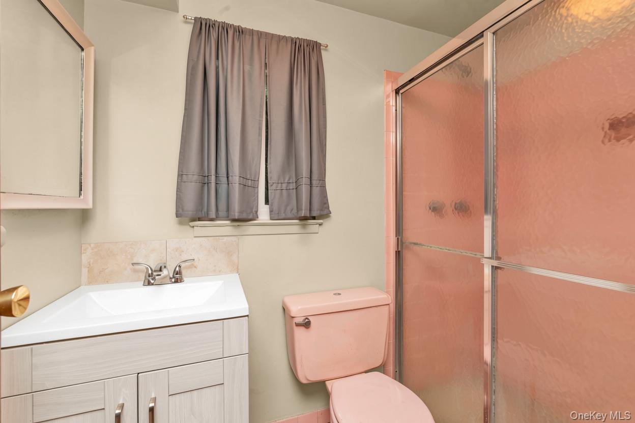 22 Valley Lane W – For Sale photo 21