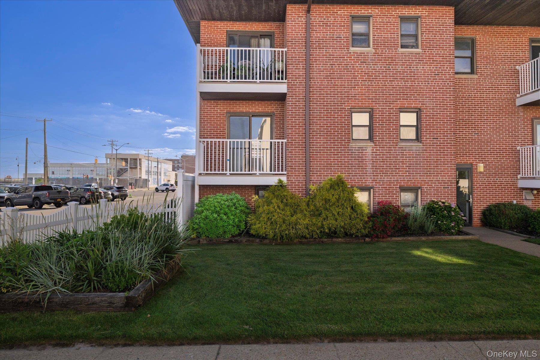 475 W Broadway, Unit 1A photo 14