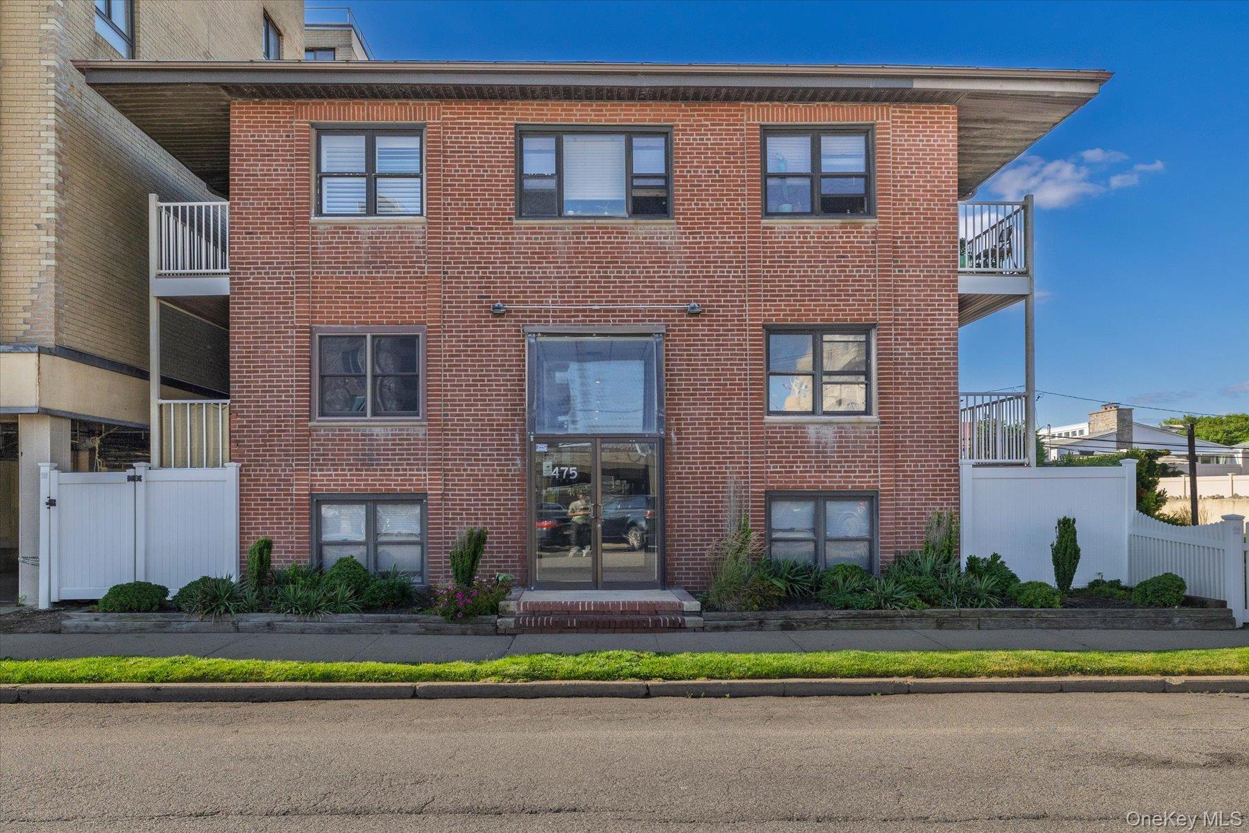 475 W Broadway, Unit 1A photo 15