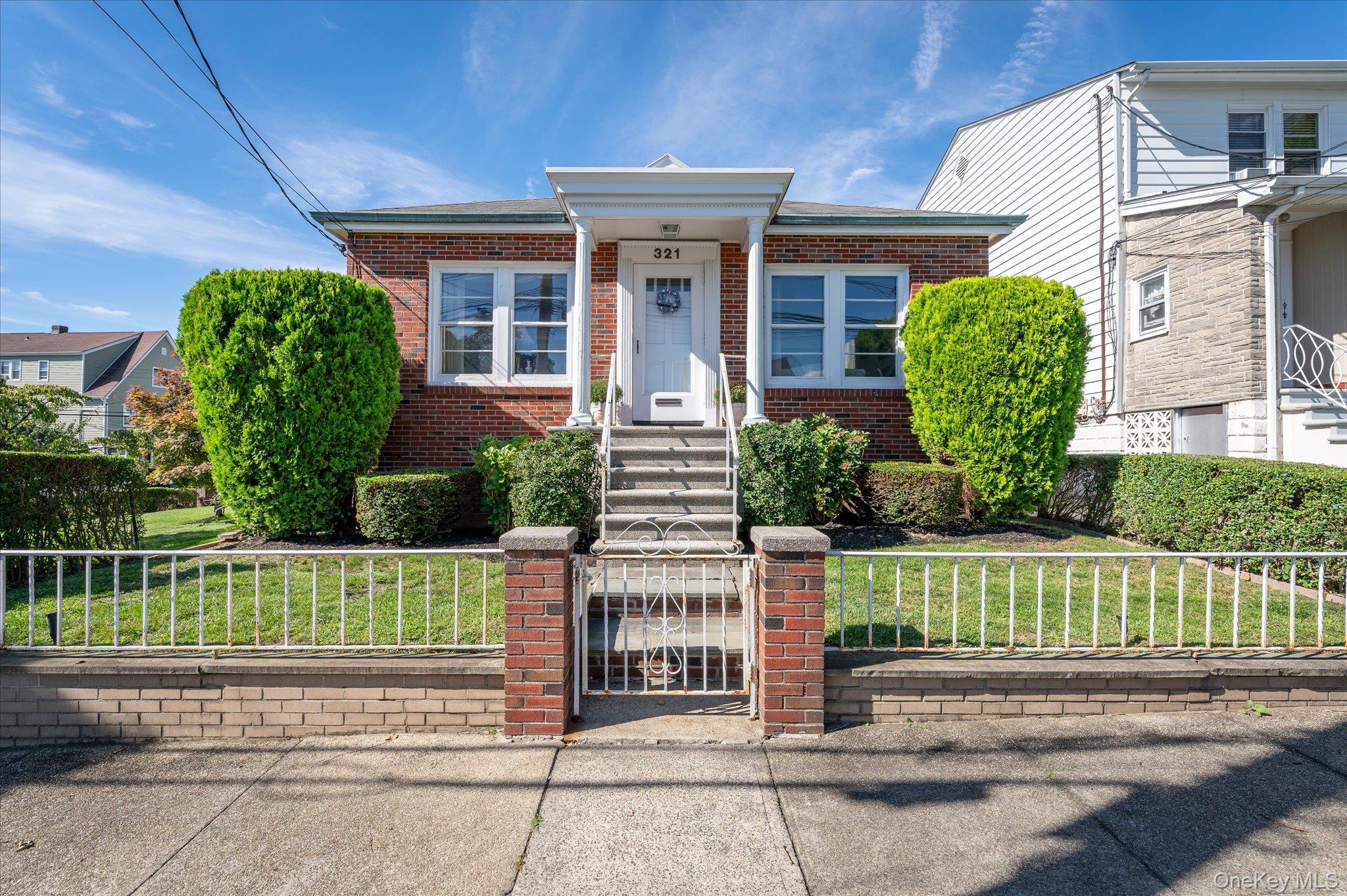 321 Hayward Street – For Sale