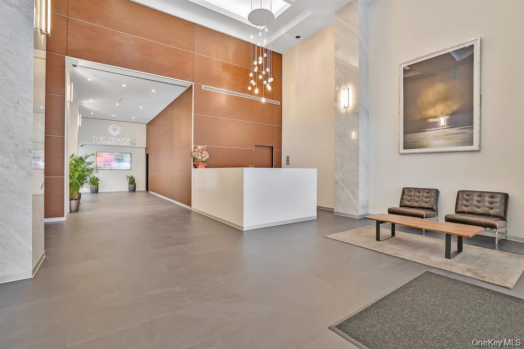 4 Martine Avenue, Unit 221 photo 2