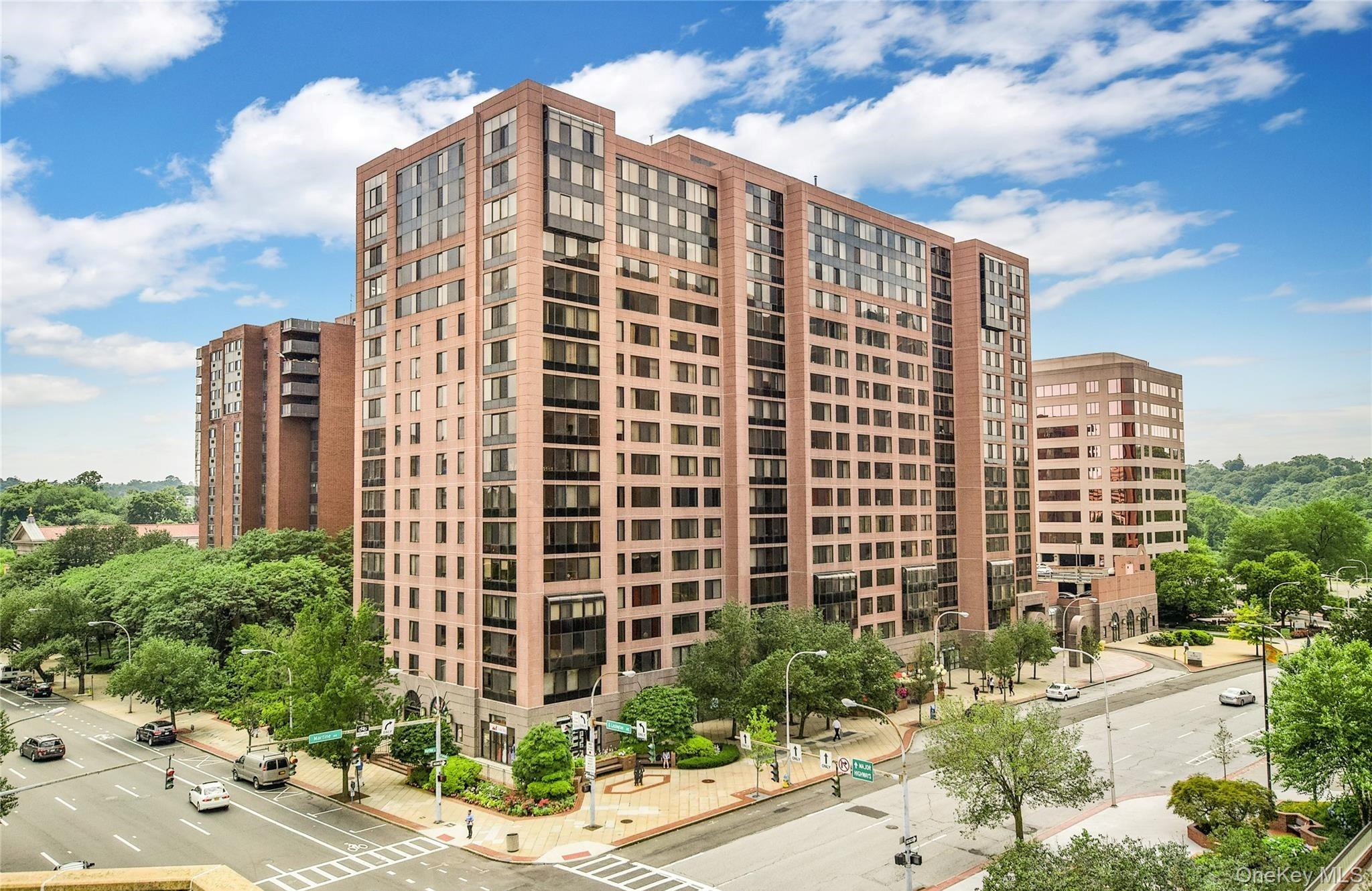 4 Martine Avenue, Unit 221