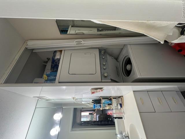 4 Martine Avenue, Unit 221 photo 13