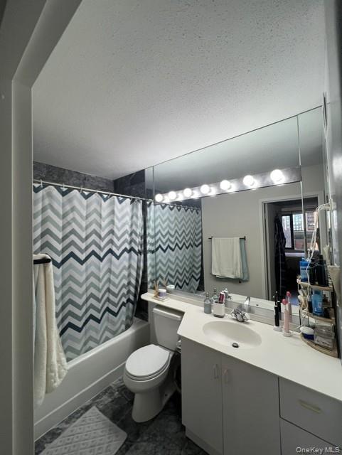 4 Martine Avenue, Unit 221 photo 11