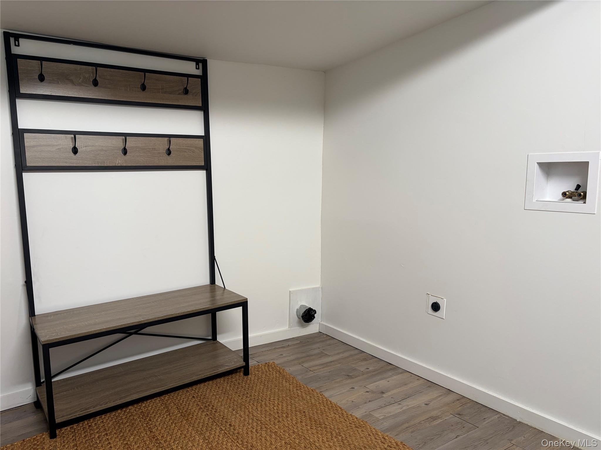 549 Main Road, Unit B photo 12