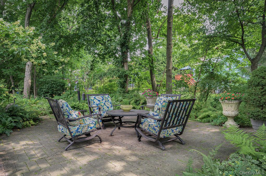 27 Anpell Drive – For Sale photo 14