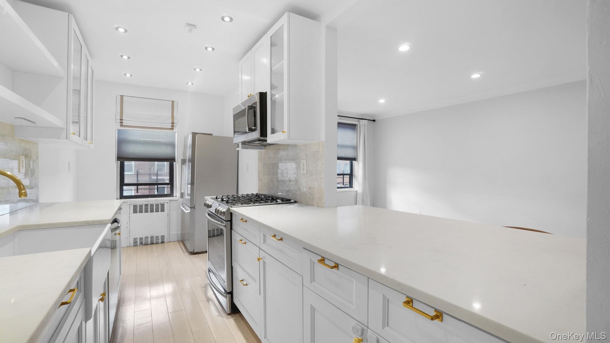 66-15 Wetherole St, Unit E4 photo 9