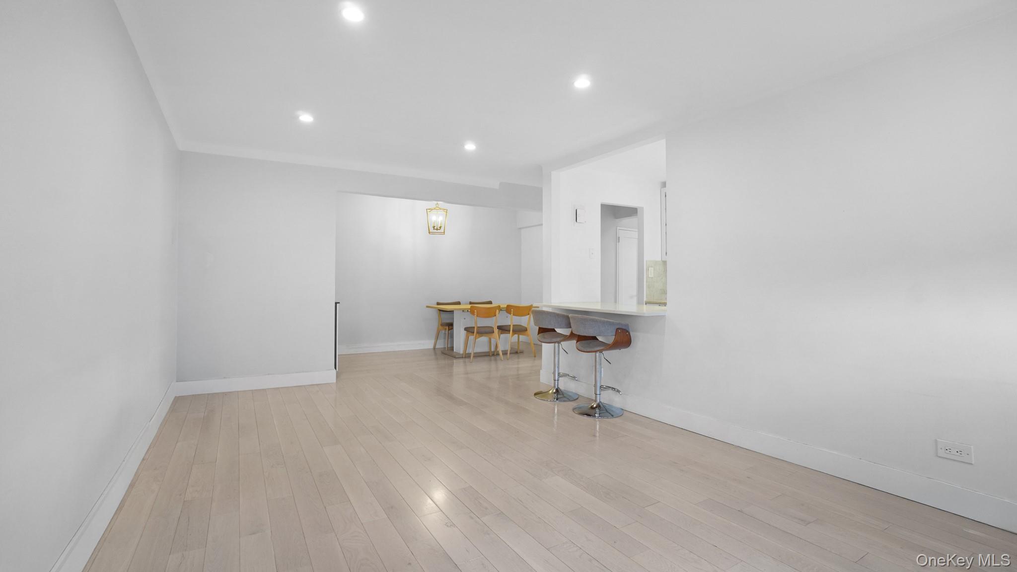 66-15 Wetherole St, Unit E4 photo 4