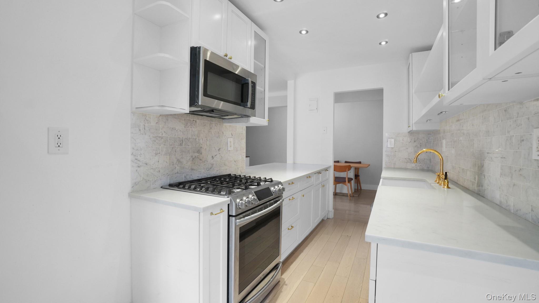 66-15 Wetherole St, Unit E4 photo 7