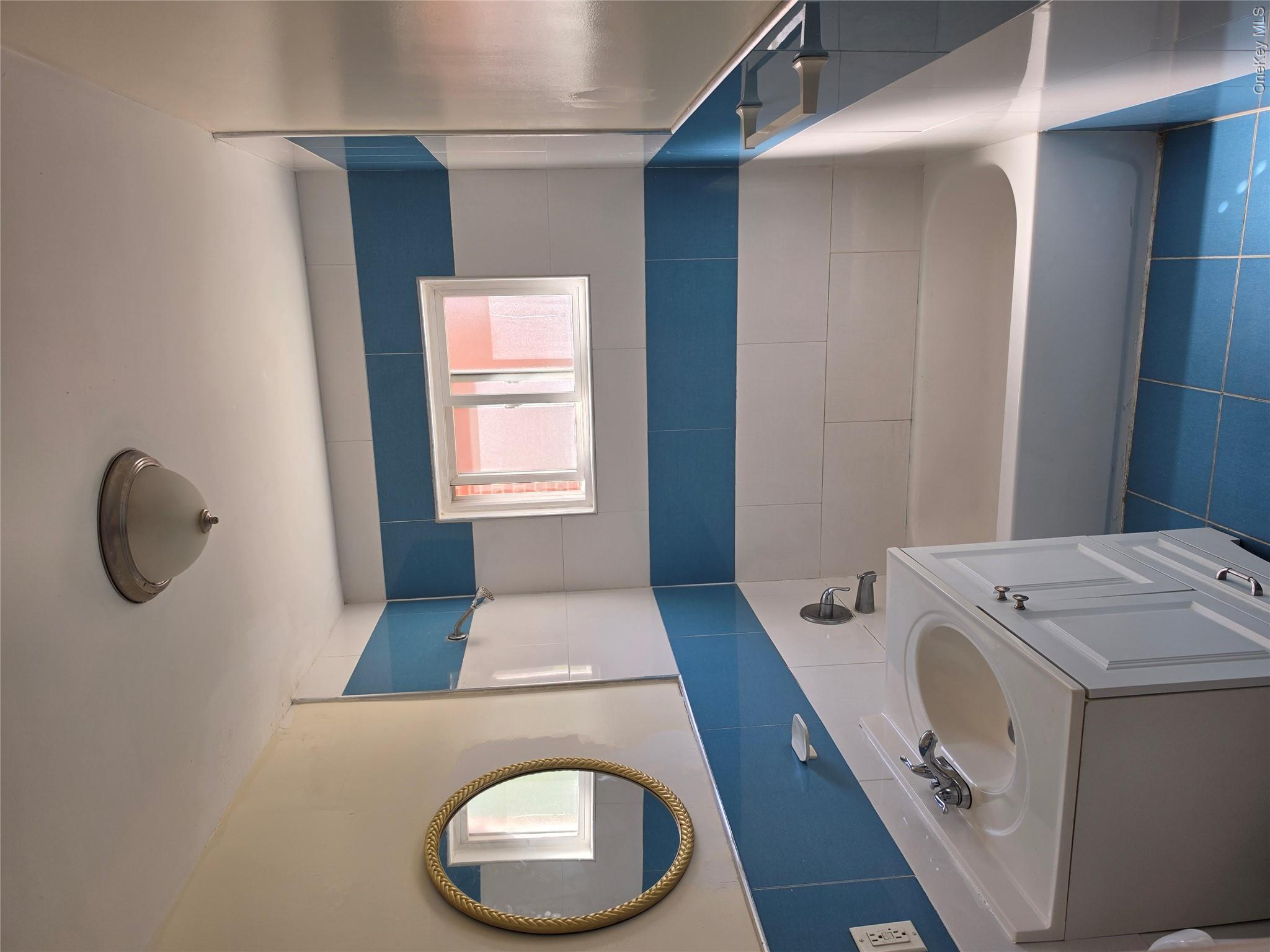195-25 Woodhull Avenue, Unit 2nd fl photo 5
